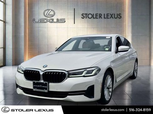 Used 2022 BMW 530i xDrive w/ Premium Package AWD/4WD image 3