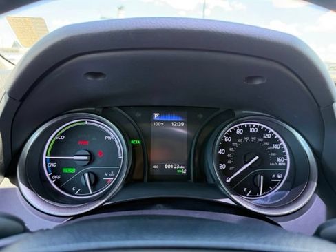 Used 2021 Toyota Camry SE w/ Audio Upgrade Package FWD image 14