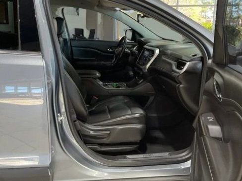 Used 2021 GMC Acadia SLT image 11