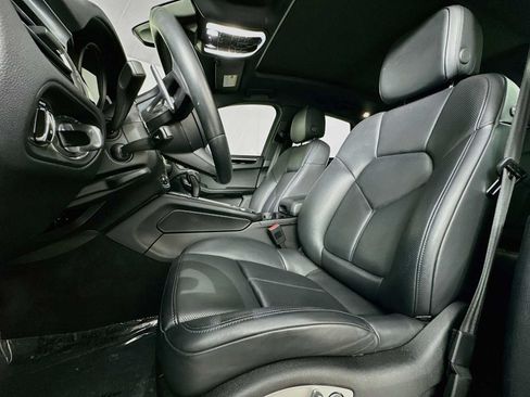 Certified 2023 Porsche Macan S w/ Premium Package Plus AWD/4WD image 5
