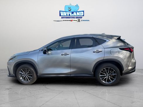 Used 2024 Lexus NX 250 FWD image 2