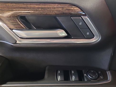 Used 2025 GMC Sierra 1500 Elevation image 33