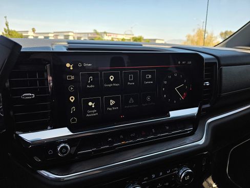 Used 2025 GMC Sierra 1500 SLT AWD/4WD image 29