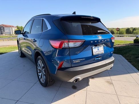 Used 2022 Ford Escape Titanium AWD/4WD image 6