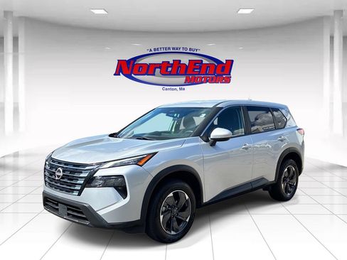 Used 2024 Nissan Rogue SV AWD/4WD image 3