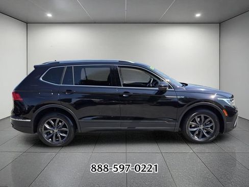 Certified 2022 Volkswagen Tiguan SE FWD image 6