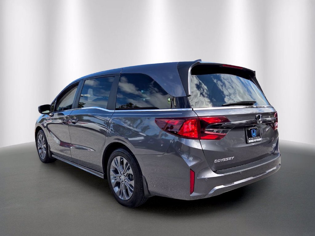Used 2025 Honda Odyssey Touring image 5