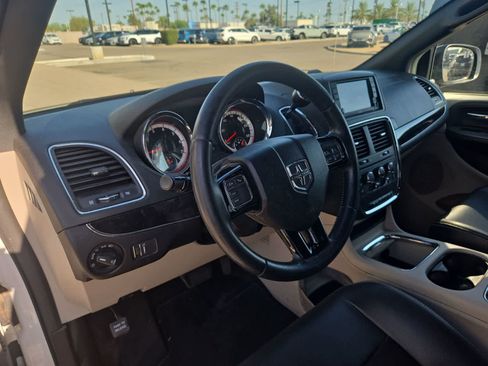 Used 2018 Dodge Grand Caravan SXT FWD image 10