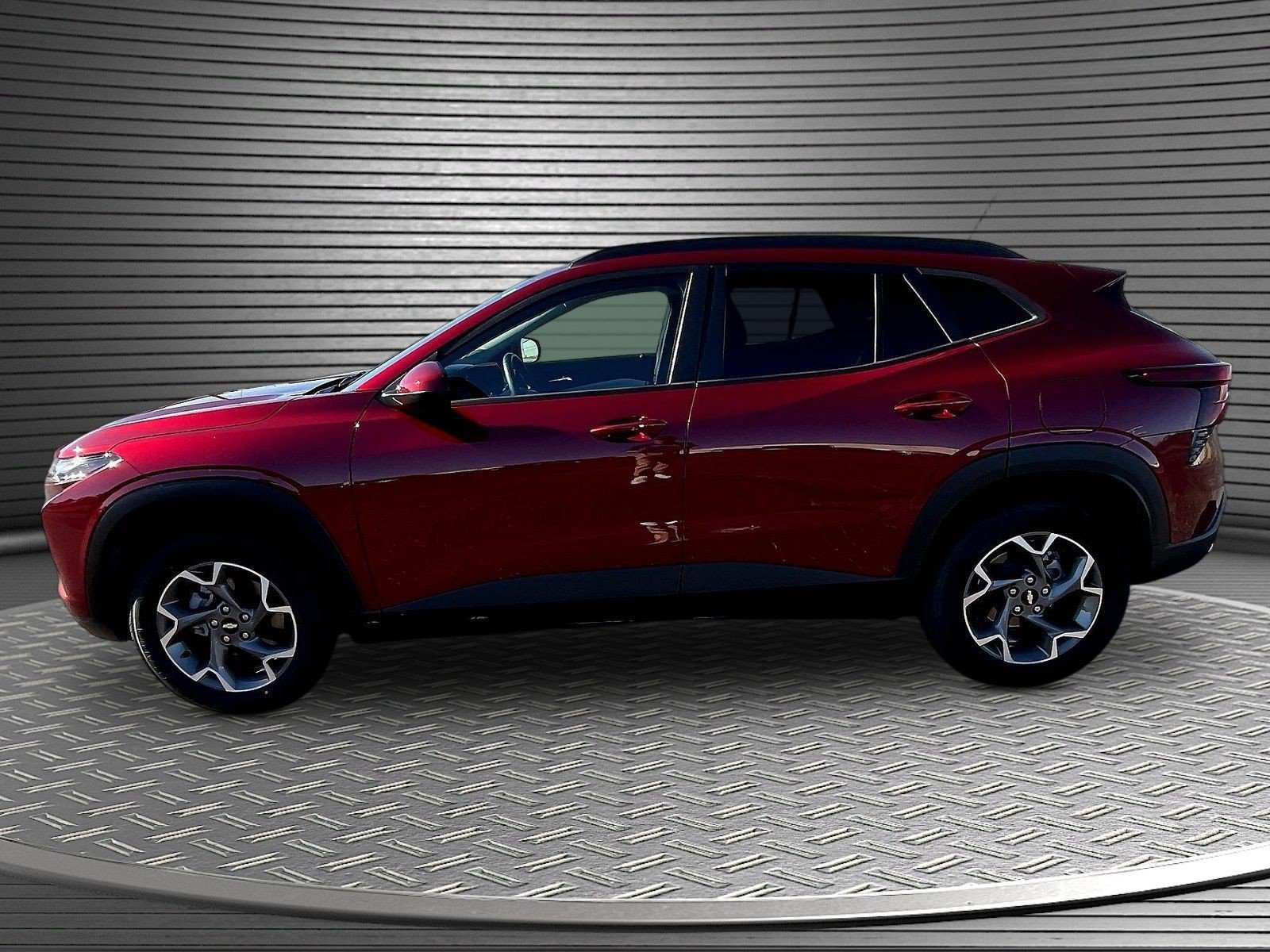 Used 2025 Chevrolet Trax LT w/ LT Convenience Package FWD image 4