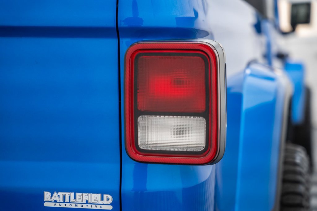 Used 2021 Jeep Gladiator Sport AWD/4WD image 8