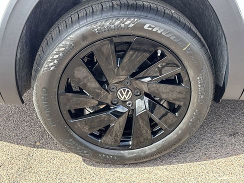 New 2026 Volkswagen Atlas SE FWD image 6