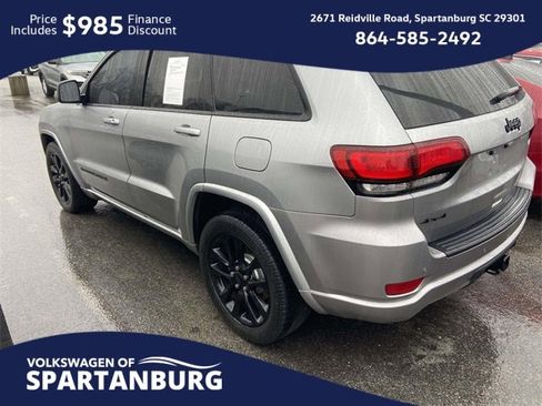 Used 2019 Jeep Grand Cherokee Altitude image 4