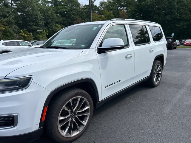 Used 2022 Jeep Wagoneer Series III w/ Premium Group I AWD/4WD image 3