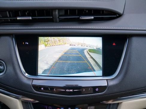 Used 2017 Cadillac XT5 FWD image 37