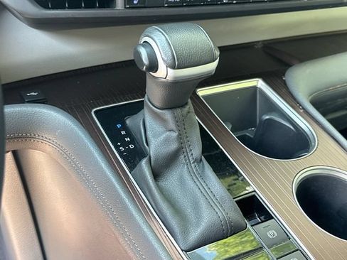 Used 2023 Toyota Sienna XLE FWD image 16