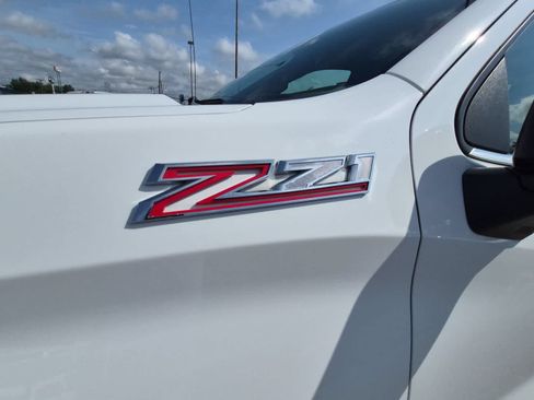 Used 2022 Chevrolet Silverado 1500 LTZ AWD/4WD image 11