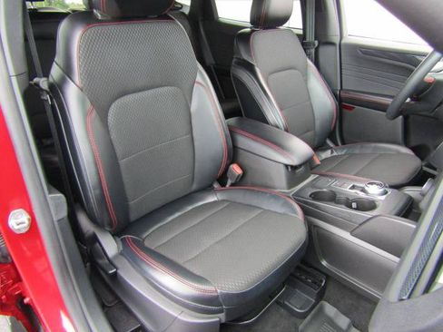 Used 2025 Ford Escape ST-Line Select AWD/4WD image 9