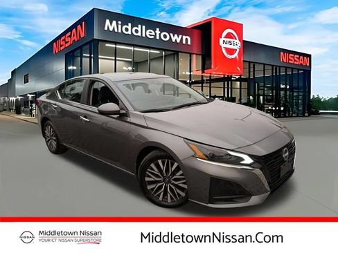 Certified 2023 Nissan Altima 2.5 SV FWD image 1