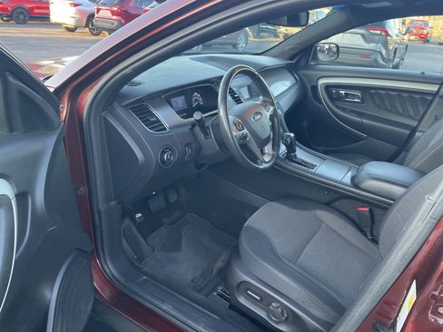 Used 2016 Ford Taurus SEL image 11