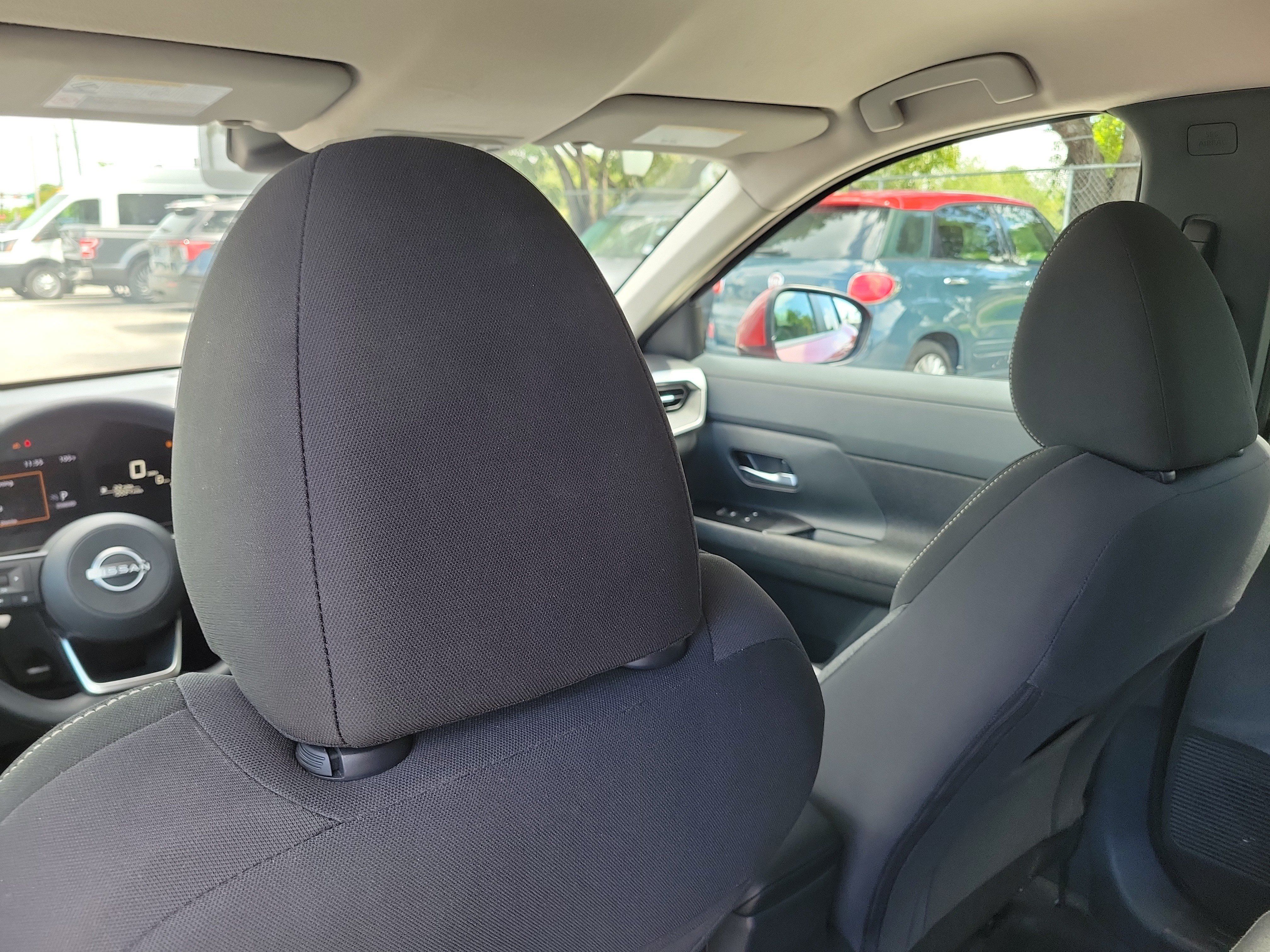 Used 2025 Nissan Kicks SV FWD image 16