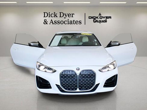 Used 2023 BMW M440i Coupe w/ Premium Package image 11