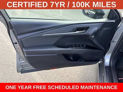 Used 2025 Toyota Camry SE FWD image 13