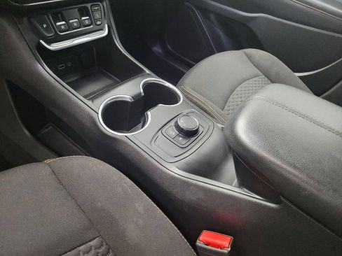Used 2020 GMC Terrain SLE FWD image 26