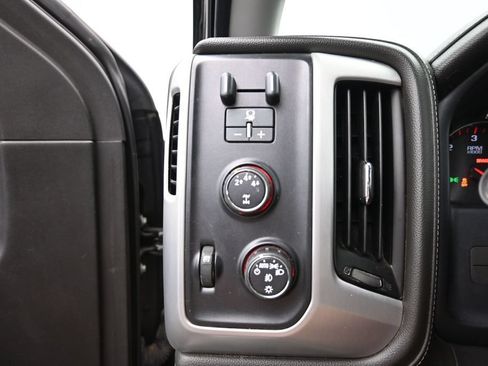 Used 2016 GMC Sierra 2500 SLT w/ Suspension Package, Off-Road AWD/4WD image 18