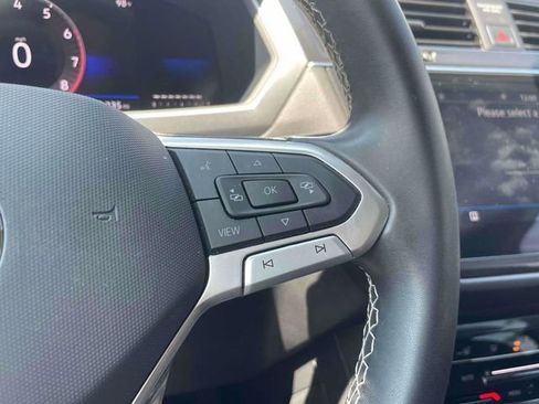 Used 2023 Volkswagen Tiguan SE image 21