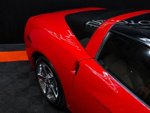 Used 2007 Chevrolet Corvette Coupe w/ Preferred Equipment Group RWD image 18