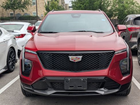 Used 2025 Cadillac XT4 Sport AWD/4WD image 2