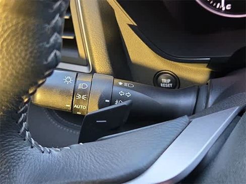 Used 2023 Subaru Ascent Limited w/ Technology Package image 28