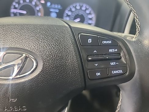 Used 2022 Hyundai Venue Limited image 7