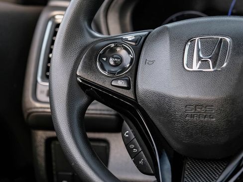 Used 2018 Honda HR-V EX image 16