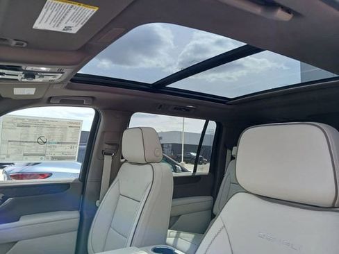 New 2026 GMC Yukon XL Denali w/ Sun & Power Step Package AWD/4WD image 38
