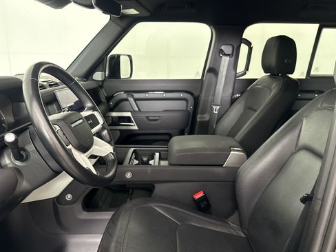 Used 2023 Land Rover Defender 130 SE AWD/4WD image 5