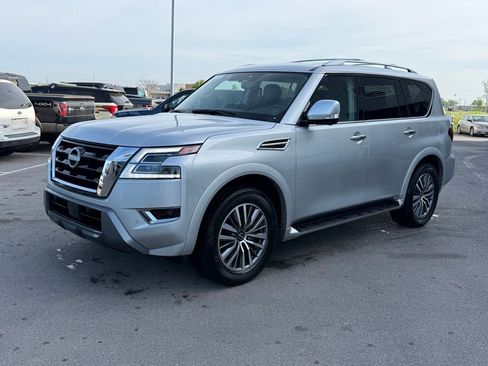 Used 2024 Nissan Armada SL w/ Captain's Chairs Package image 24