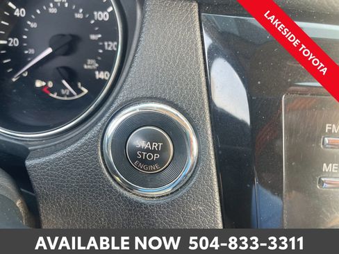 Used 2016 Nissan Rogue SV image 33