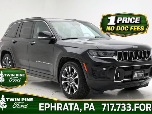 Used 2023 Jeep Grand Cherokee Overland w/ Luxury Tech Group IV AWD/4WD image 1