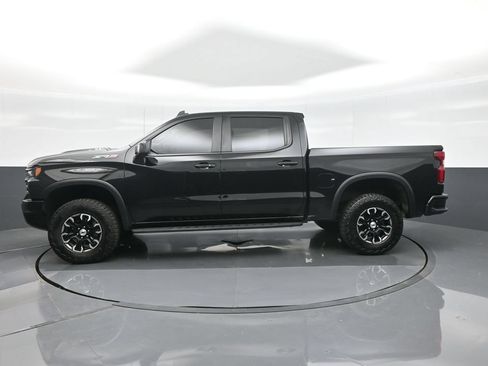Used 2023 Chevrolet Silverado 1500 ZR2 w/ Technology Package AWD/4WD image 4