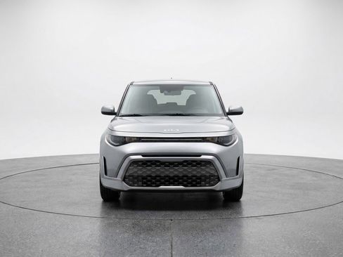 Used 2025 Kia Soul LX w/ LX Technology Package FWD image 2