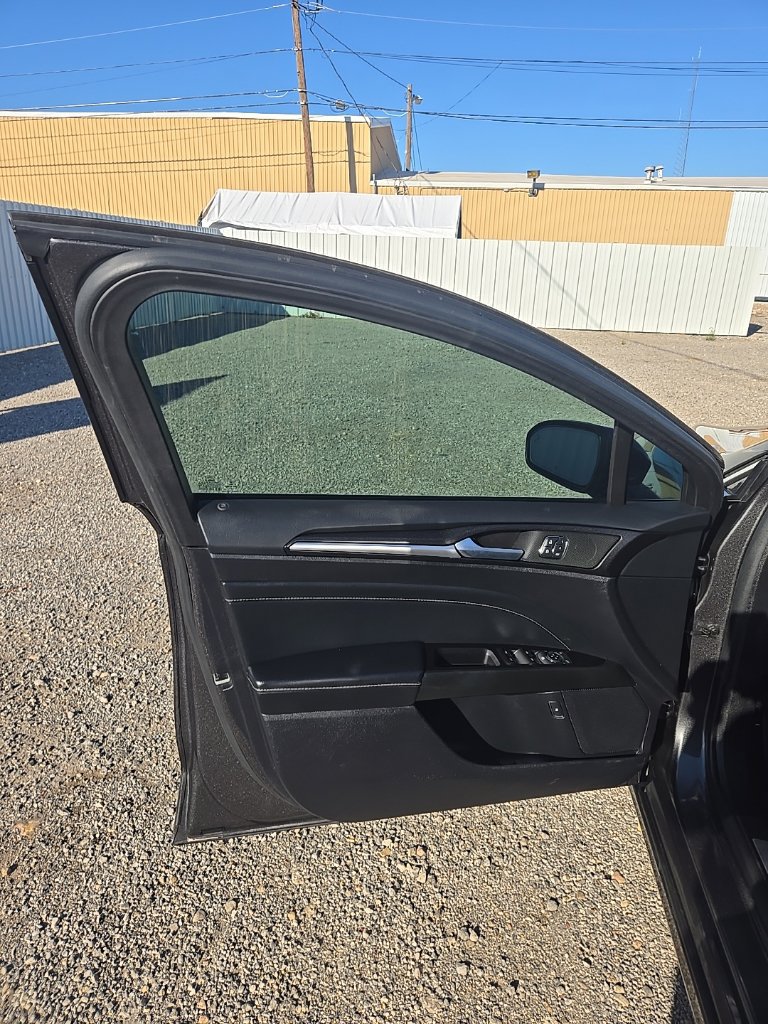 Used 2019 Ford Fusion Titanium FWD image 12