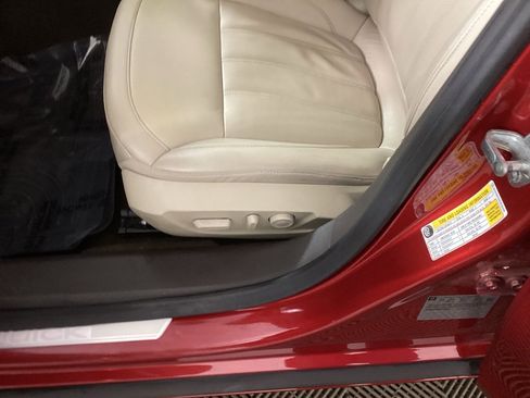 Used 2013 Buick Regal Premium image 16