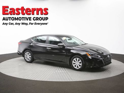 Used 2024 Nissan Altima 2.5 S FWD image 45