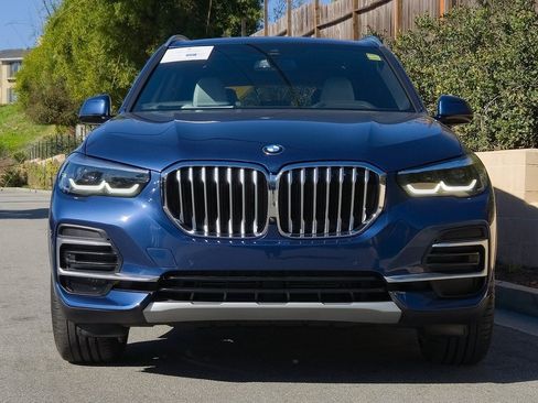 Certified 2023 BMW X5 sDrive40i w/ Parking Assistance Package image 3