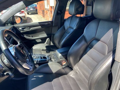 Used 2015 Porsche Macan Turbo AWD/4WD image 24