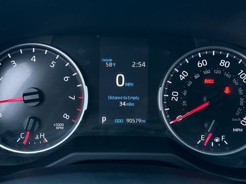 Used 2022 Toyota RAV4 LE image 30