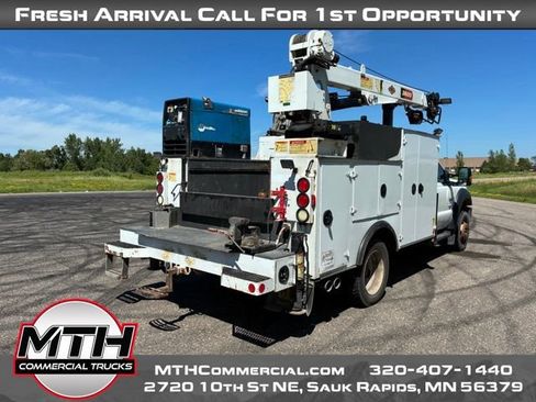 Used 2015 Ford F550 2WD Regular Cab Super Duty image 8