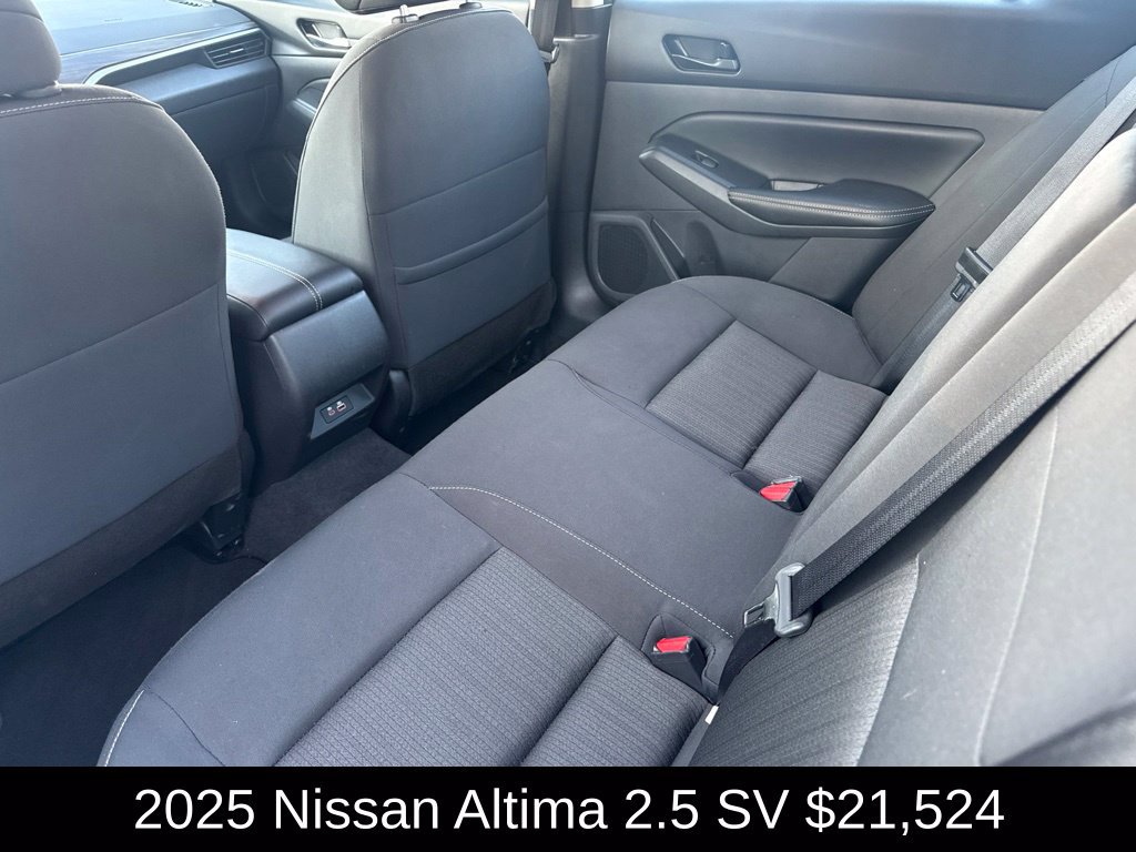 Used 2025 Nissan Altima 2.5 SV FWD image 14
