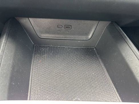 Used 2026 Chevrolet Equinox LT FWD image 24